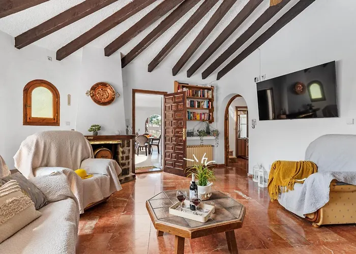 Axel - Plusholidays Villa *